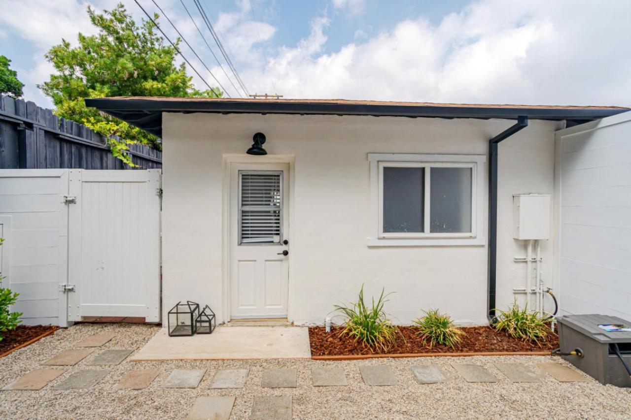Elegant Guest Unit Universal Sleeps 6 Hot Tub Hébergement de vacances